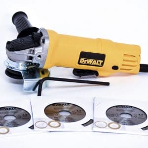 DEWDWE4120X-B3 - Miniesmeriladora Dewalt DWE4120X-B3 4-1/2 + 3 Discos